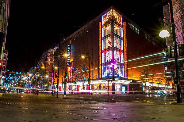 Night time in London by Andrew Lalchan