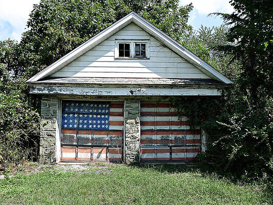 Historical Wall Art featuring the photograph Old Glory Garage by Richard Reeve