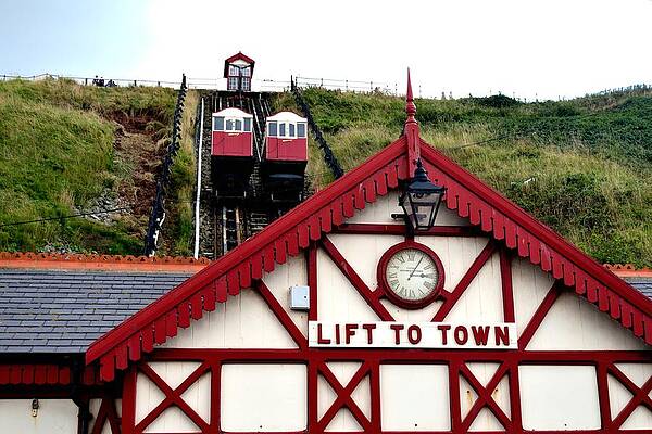 Photograph - Saltburn Lift To Town by Scott Lyons
