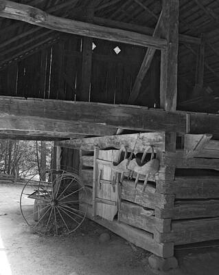 Photograph - TheBarn by Jim E Johnson