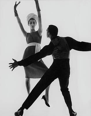 Elegant Dance Poses Captured Photograph