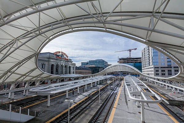 Color Wall Art featuring the photograph Union Station Day by Jeff Stoddart