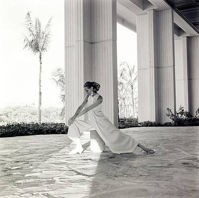 Elegant Dance Pose in Sunlight Photograph