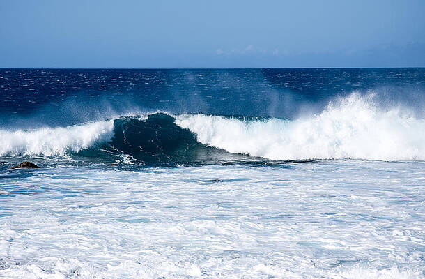 Hawaii Wall Art featuring the photograph Waves Off The Coast Of Hawaii On Windy Day by Steven Heap