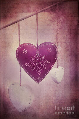 Romantic Hanging Hearts Wall Art