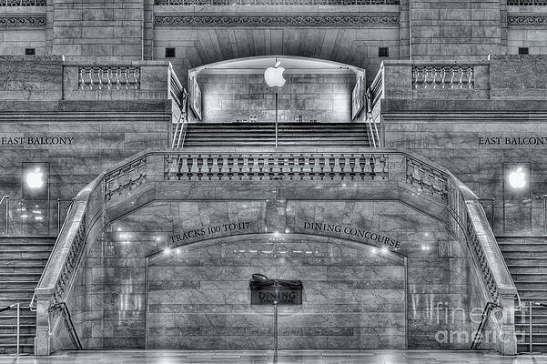 Wall Art featuring the photograph Grand Central Terminal East Balcony II by Clarence Holmes