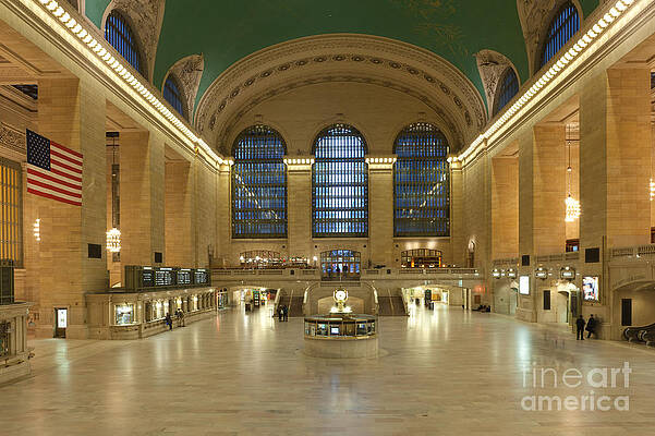 Wall Art featuring the photograph Grand Central Terminal I by Clarence Holmes