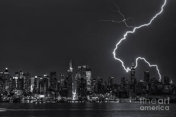 Wall Art featuring the photograph Lightning Over New York City VIII by Clarence Holmes