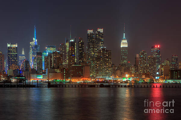 Wall Art featuring the photograph Manhattan Twilight VI by Clarence Holmes