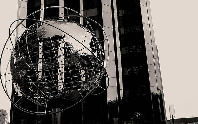 Architecture Photograph - NYC Landmark by La Dolce Vita