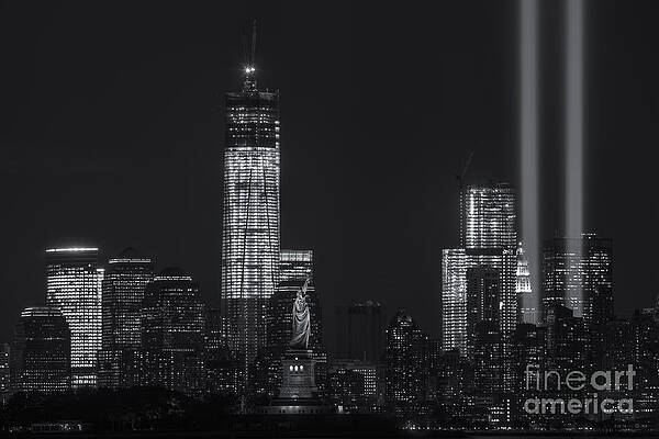 Wall Art featuring the photograph Tribute In Light VIII by Clarence Holmes
