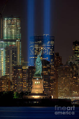 Wall Art featuring the photograph Tribute In Light XI by Clarence Holmes