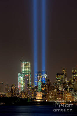 Wall Art featuring the photograph Tribute In Light XII by Clarence Holmes