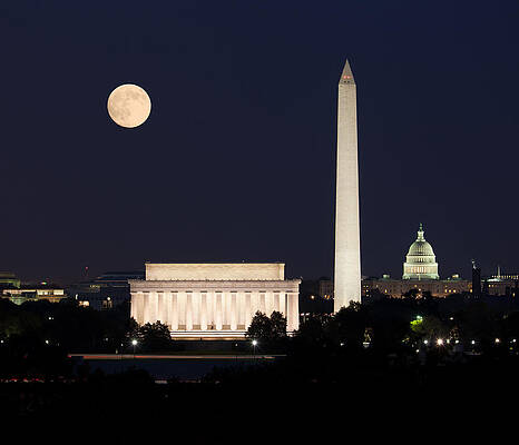 Usa Photograph - Moon Rising In Washington DC #2 by Steven Heap