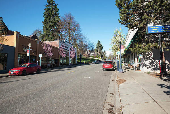 Oregon Wall Art featuring the photograph Breakfast Is Around The Corner In Hood River by Tom Cochran