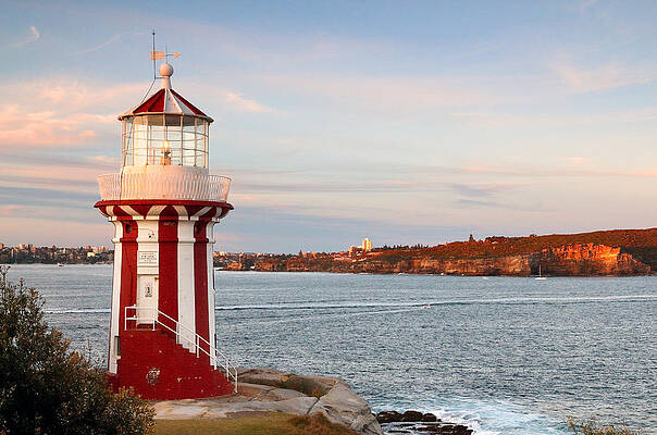 Rocky Photograph - Hornby Lighthouse by Nicholas Blackwell