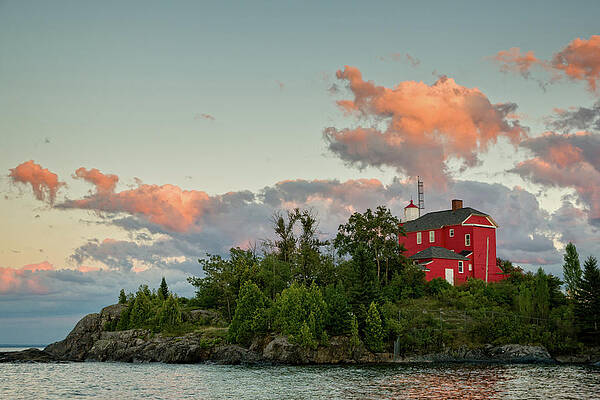 Wall Art featuring the photograph Marquette Harbor Lighthouse 1 by Steve L'Italien