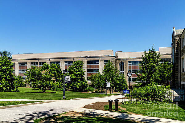 Villanova University Photograph - Mendel Science Center by William Norton