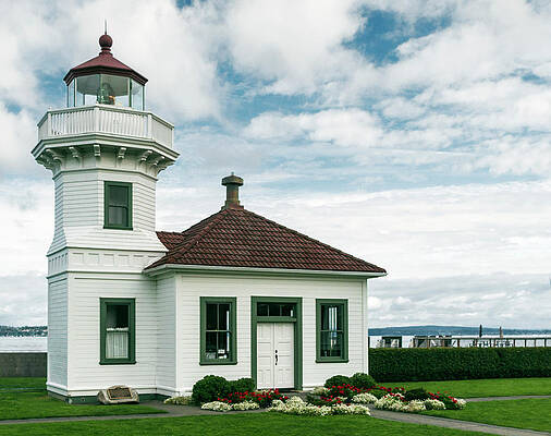 Sky Photograph - Mukilteo Lighthouse by Ed Clark
