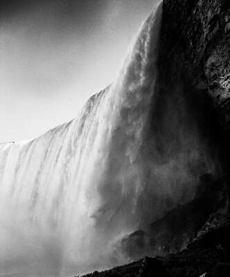Niagara Falls sheer power by Al Poullis