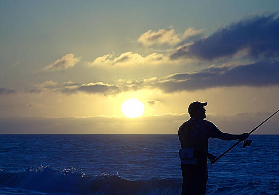 Photograph - Surfcasting by Robert Newman
