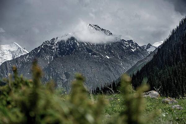 Travel Photograph - The Big One by Robert Grac