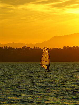 Washington Photograph - Under A Sky Afire by C Thomas Cooney