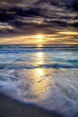 Wall Art featuring the photograph Wave by Alberto Audisio