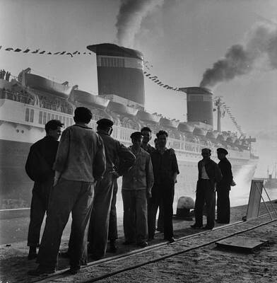 Wall Art featuring the photograph Blue Riband Winner #1 by John Chillingworth