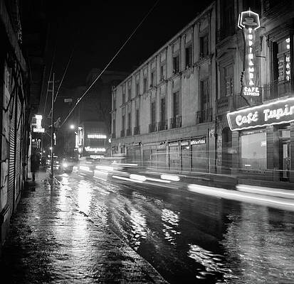 Rainy Night in the City Wall Art