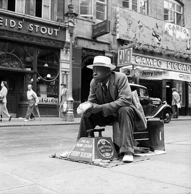 Wall Art featuring the photograph Shoeshine Pitch #1 by Bert Hardy