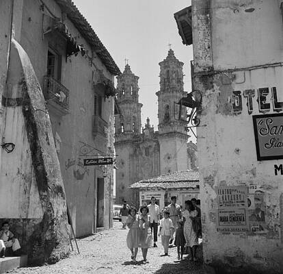 Busy Street in Historic Town Wall Art