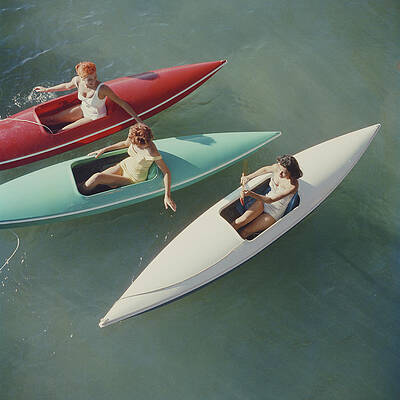 Women Kayaking in Crystal Water Wall Art
