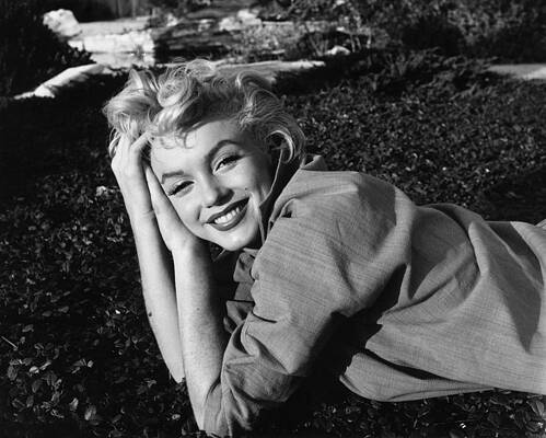 Marilyn Monroe in a Relaxed Pose Wall Art