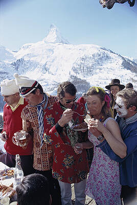 Ski Party at Matterhorn Wall Art