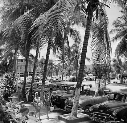 Vintage Beachfront Parking Scene Wall Art
