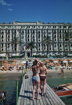 Beachfront at Carlton Hotel Wall Art