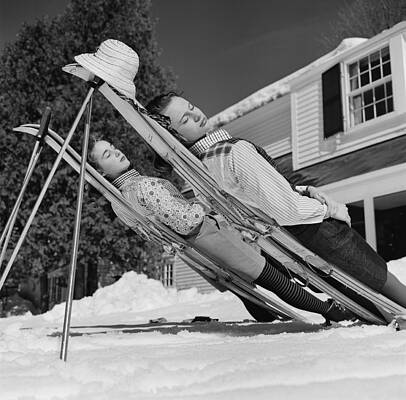 Vintage Skiers Relaxing in Snow Wall Art