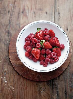 A Bowl Of Fresh Strawberries And Raspberries Print