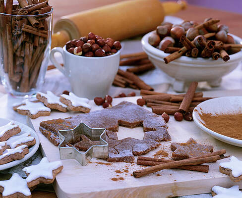 Baking Cinnamon Stars Print