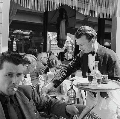 Elegant Cafe Scene in the 1950s Wall Art