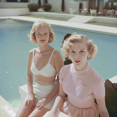Fashionable Women by the Pool Wall Art