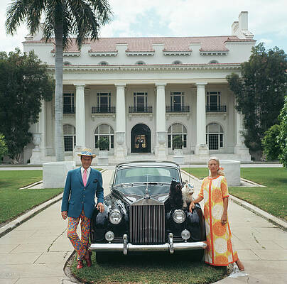 Elegant Couple in Front of Mansion Wall Art