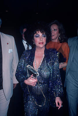 Wall Art featuring the photograph Elizabeth Taylor by Art Zelin