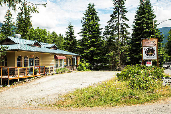 Washington Photograph - Glacier Restaurant by Tom Cochran