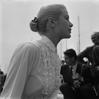 Wall Art featuring the photograph Grace Kelly In Italy by Reporters Associes