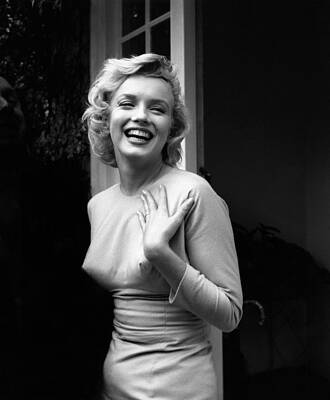 Marilyn Monroe Smiling Outdoors Wall Art