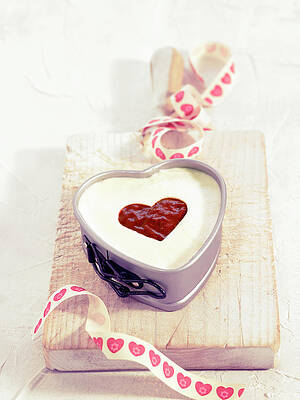 Heart-shaped Cheesecake With Pepper And Raspberry Compote Print