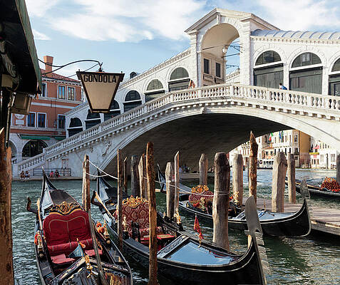 Architecture Digital Art - Italy, Veneto, Venezia District, Venetian Lagoon, Adriatic Coast, Venice, Rialto Bridge, Gondolas On The Grand Canal At The Rialto Bridge by Guido Baviera
