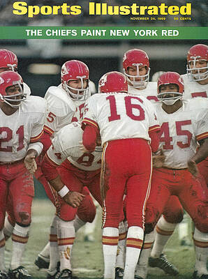 Kansas City Chiefs Huddle in Action Wall Art